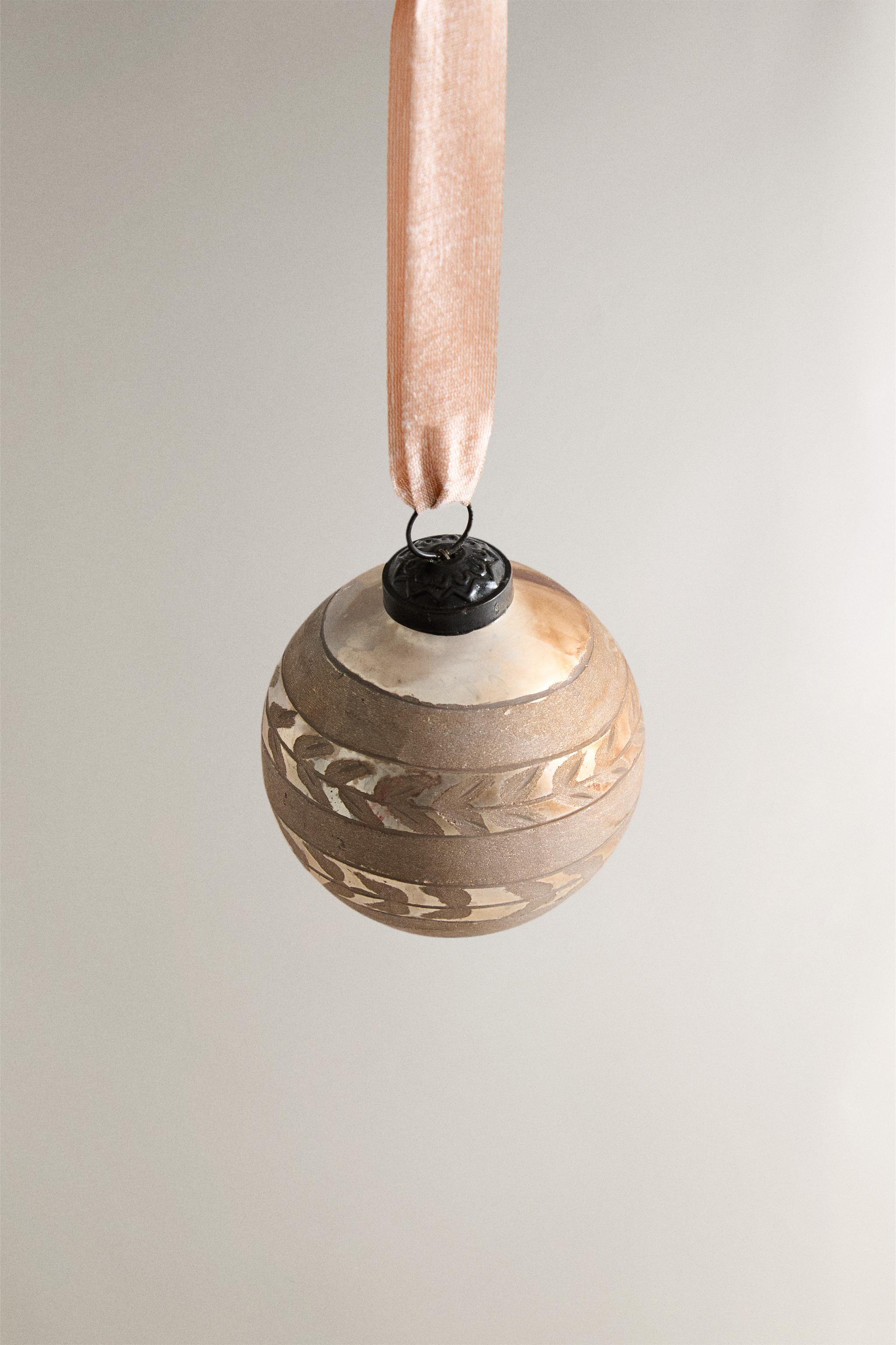 VINTAGE CHRISTMAS LEAF BALL TREE ORNAMENT